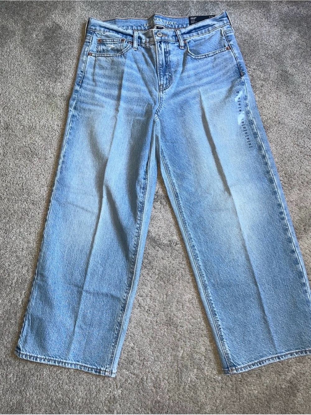 NWT American Eagle
Women's High Rise Jeans 30P
$40